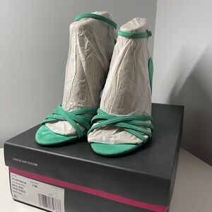 NIB Vince Camuto Suede Jade Green Sandals Heels
